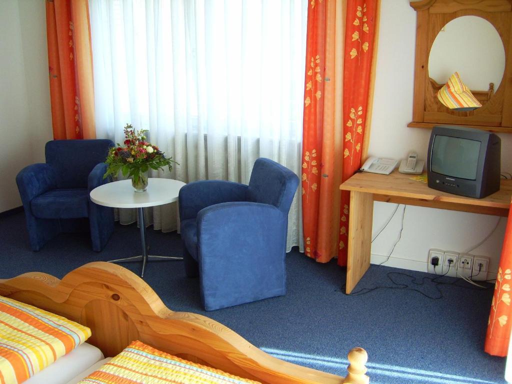 Gasthaus Hirsch Hotel Baden-Baden Bilik gambar