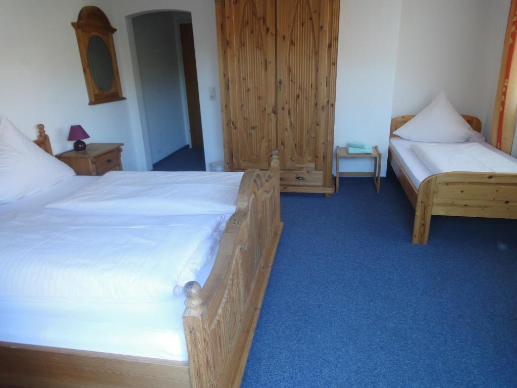 Gasthaus Hirsch Hotel Baden-Baden Bilik gambar